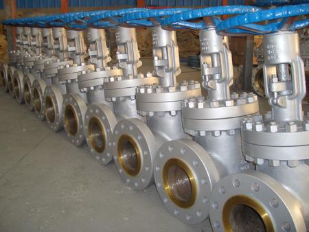 排列整齐的待发产品