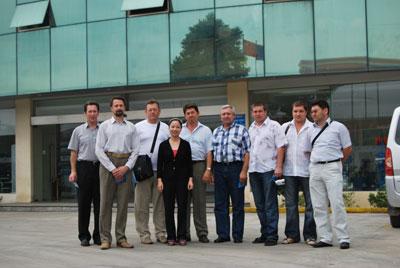 俄罗斯代表团在沪工考察（图1）