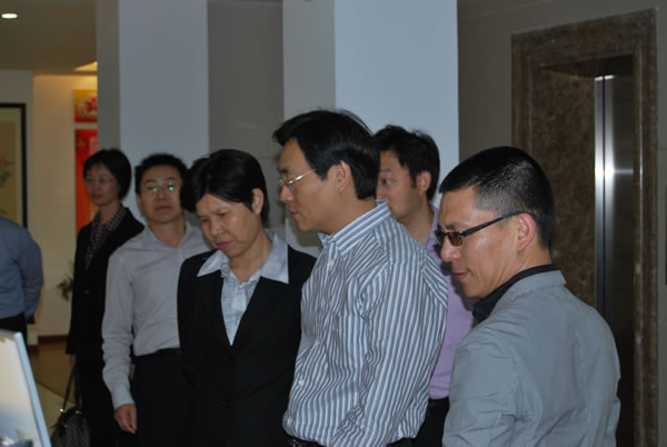 沙部长参观公司职工之家活动中心