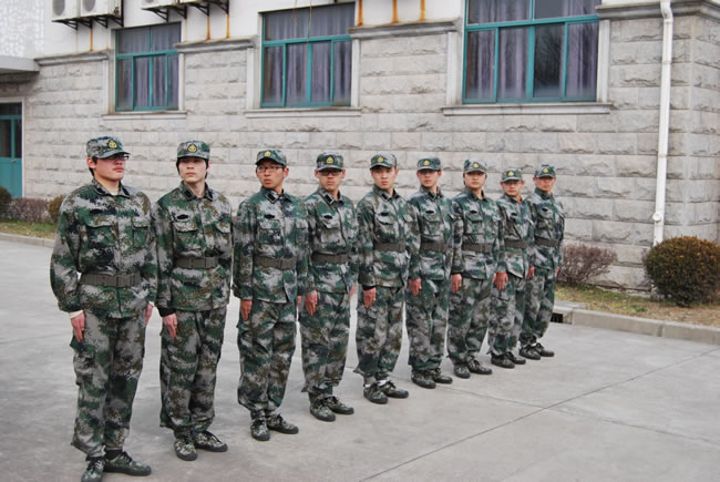 沪工军训图（1）