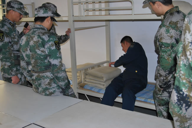 在训练基地里开展训练图（2）