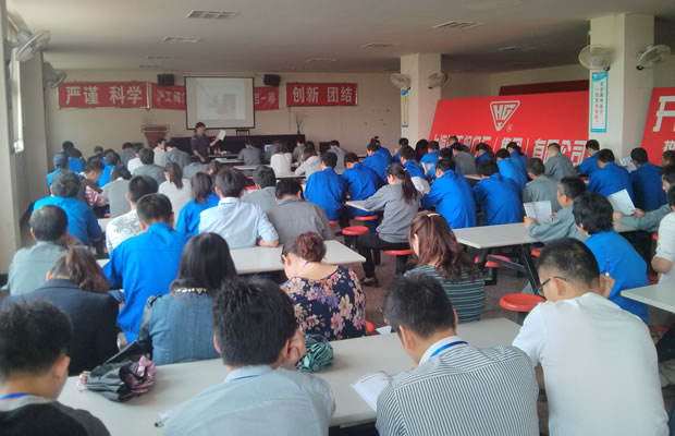 嘉定区安全办为沪工阀门集团员工作安全知识培训现场