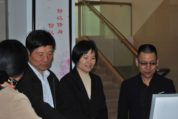 嘉定区社工委书记葛影敏视察沪工阀门（1）