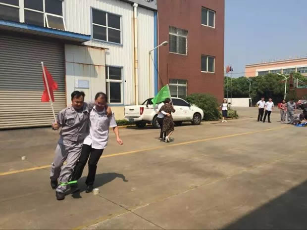 上海沪工阀门厂凝心聚力激扬青春素质拓展活动（图11）