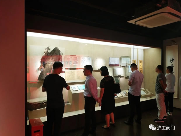 上海沪工阀门厂党支部书记杨猛带领公司党员瞻仰中共四大纪念馆（图4）