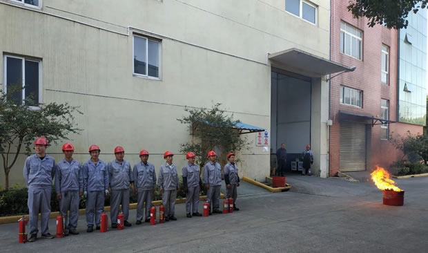上海沪工阀门厂组织开展消防演练与安全大检查活动（图1）