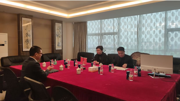 华亭镇党委书记何蓉走访调研上海沪工阀门厂（图2）