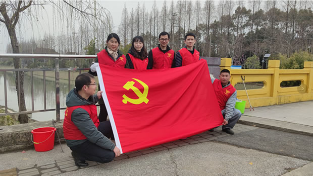 上海沪工阀门厂向雷锋同志学习活动图片1