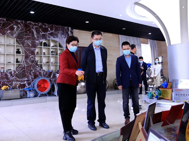 嘉定区委副书记周文杰莅临上海沪工阀门厂开展走访调研工作（图1）